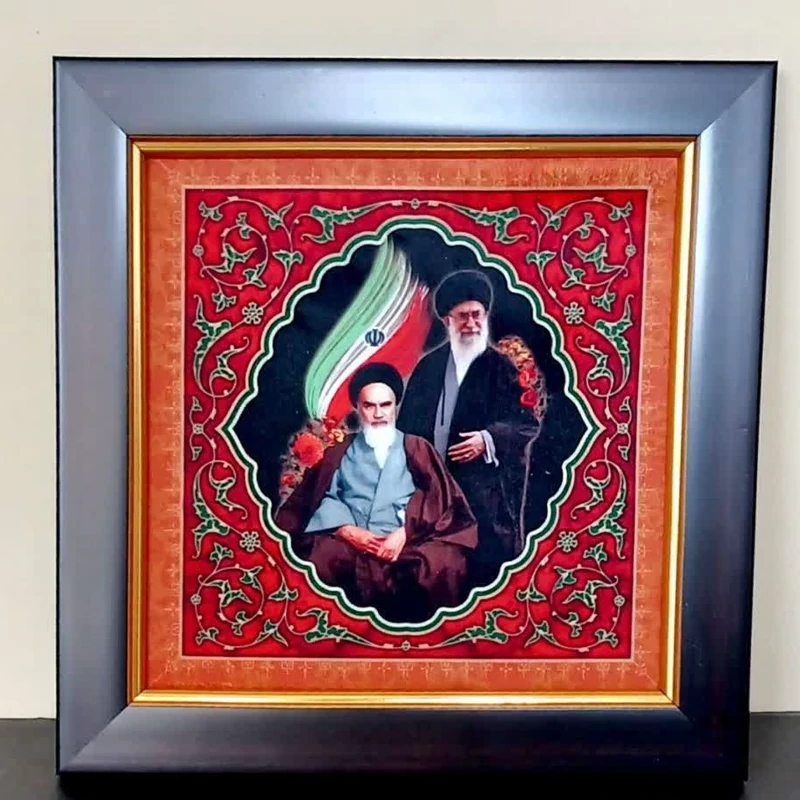 قاب مخمل رهبری و امام