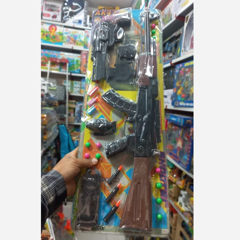 تفنگ کلاش و کلت