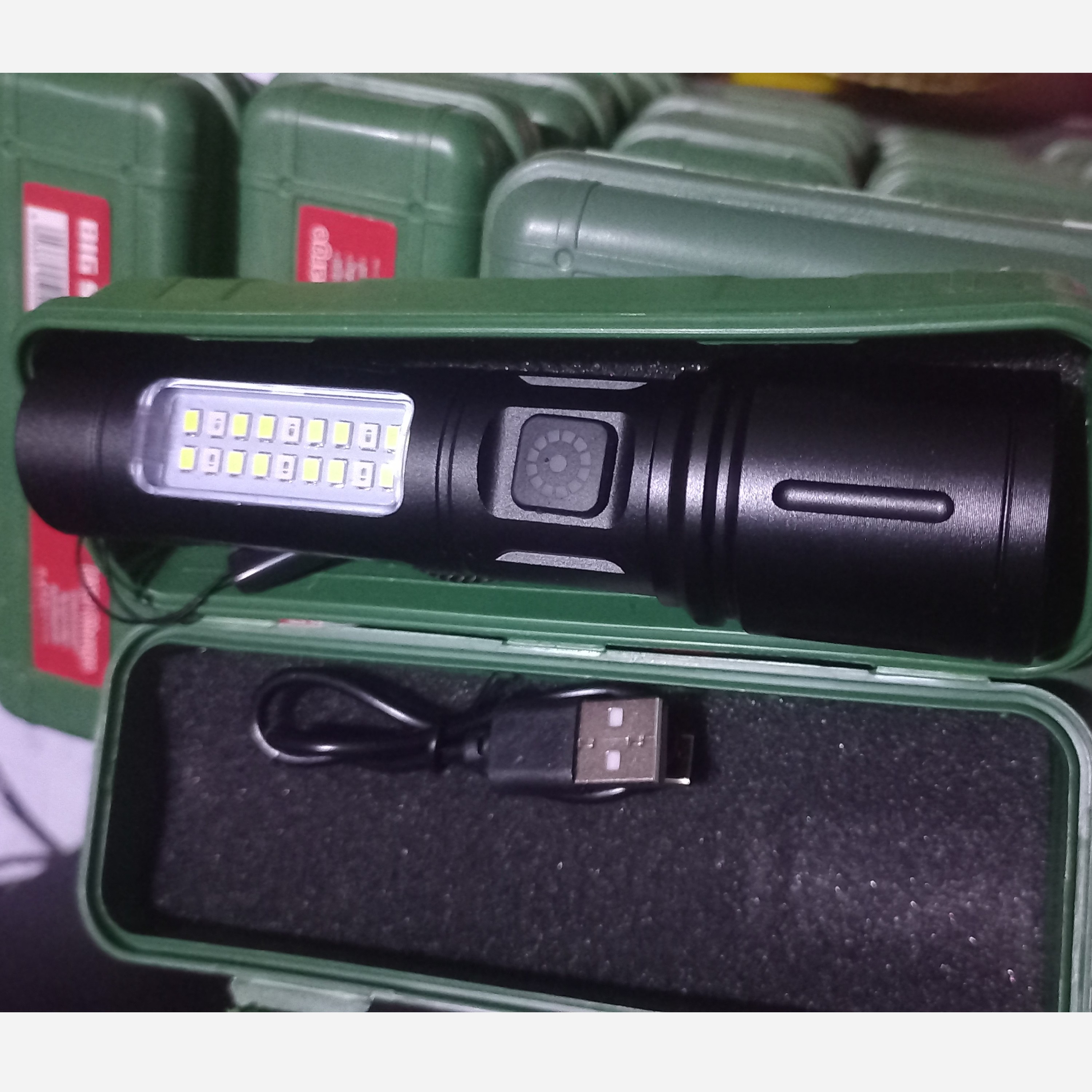 چراغ قوه پلیسی زوم دار با چراغ بغل LED سفید+قرمز